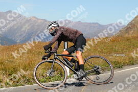 Foto #2732695 | 24-08-2022 13:31 | Passo Dello Stelvio - die Spitze BICYCLES