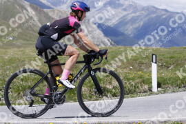 Photo #3210463 | 24-06-2023 14:09 | Passo Dello Stelvio - Peak BICYCLES