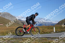Photo #4299386 | 24-09-2023 11:00 | Passo Dello Stelvio - Peak BICYCLES