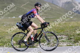 Photo #3252336 | 27-06-2023 11:17 | Passo Dello Stelvio - Peak BICYCLES