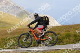 Foto #3921875 | 17-08-2023 13:25 | Passo Dello Stelvio - die Spitze BICYCLES