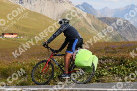 Foto #3828925 | 12-08-2023 09:51 | Passo Dello Stelvio - die Spitze BICYCLES
