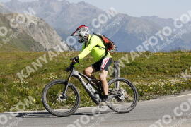 Foto #3524763 | 18-07-2023 10:30 | Passo Dello Stelvio - die Spitze BICYCLES