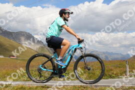 Foto #3830257 | 12-08-2023 12:08 | Passo Dello Stelvio - die Spitze BICYCLES