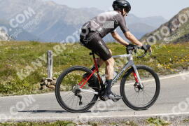 Photo #3526576 | 18-07-2023 11:12 | Passo Dello Stelvio - Peak BICYCLES