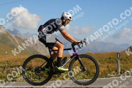 Photo #4015765 | 22-08-2023 09:46 | Passo Dello Stelvio - Peak BICYCLES