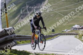 Photo #3215070 | 24-06-2023 16:51 | Passo Dello Stelvio - Peak BICYCLES