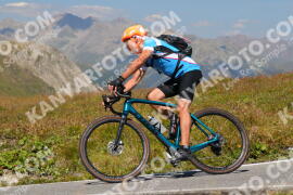 Photo #3965313 | 19-08-2023 13:30 | Passo Dello Stelvio - Peak BICYCLES