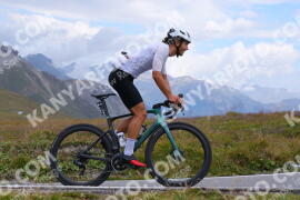 Foto #3872470 | 14-08-2023 10:16 | Passo Dello Stelvio - die Spitze BICYCLES