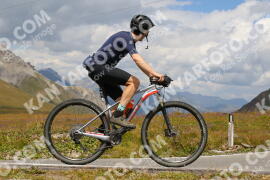 Foto #3832554 | 12-08-2023 13:38 | Passo Dello Stelvio - die Spitze BICYCLES