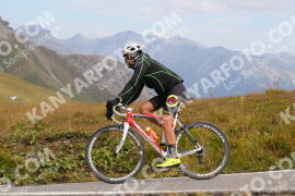 Photo #3919329 | 17-08-2023 10:12 | Passo Dello Stelvio - Peak BICYCLES