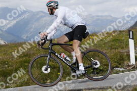 Foto #3701963 | 02-08-2023 14:11 | Passo Dello Stelvio - die Spitze BICYCLES