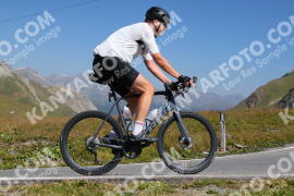 Photo #3981687 | 20-08-2023 11:19 | Passo Dello Stelvio - Peak BICYCLES