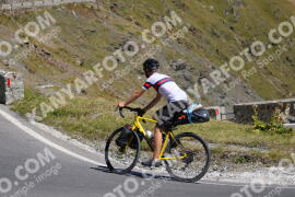 Photo #2718318 | 23-08-2022 12:32 | Passo Dello Stelvio - Prato side BICYCLES