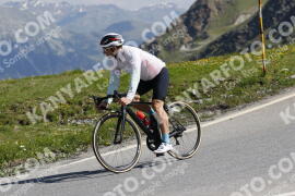 Photo #3237052 | 26-06-2023 10:26 | Passo Dello Stelvio - Peak BICYCLES