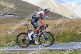 Photo #2752063 | 26-08-2022 11:44 | Passo Dello Stelvio - Peak BICYCLES