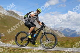 Foto #3855178 | 13-08-2023 12:38 | Passo Dello Stelvio - die Spitze BICYCLES