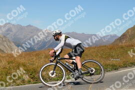 Photo #2732314 | 24-08-2022 13:17 | Passo Dello Stelvio - Peak BICYCLES