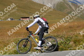 Foto #2700367 | 21-08-2022 14:09 | Passo Dello Stelvio - die Spitze BICYCLES
