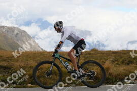 Photo #4296394 | 20-09-2023 12:54 | Passo Dello Stelvio - Peak BICYCLES