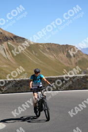 Photo #2718341 | 23-08-2022 12:34 | Passo Dello Stelvio - Prato side BICYCLES