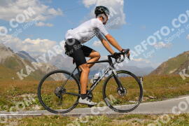 Foto #3984931 | 20-08-2023 13:48 | Passo Dello Stelvio - die Spitze BICYCLES