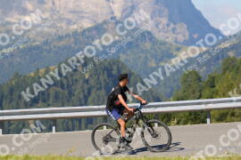 Photo #2498663 | 04-08-2022 10:20 | Gardena Pass BICYCLES
