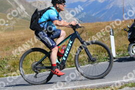 Foto #2736296 | 25-08-2022 11:24 | Passo Dello Stelvio - die Spitze BICYCLES