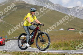 Photo #3894741 | 15-08-2023 11:19 | Passo Dello Stelvio - Peak BICYCLES