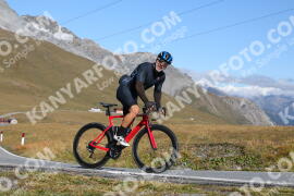 Photo #4299384 | 24-09-2023 11:00 | Passo Dello Stelvio - Peak BICYCLES