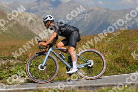 Photo #3983068 | 20-08-2023 12:06 | Passo Dello Stelvio - Peak BICYCLES