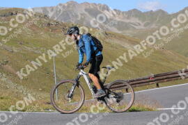 Foto #4033695 | 23-08-2023 10:06 | Passo Dello Stelvio - die Spitze BICYCLES