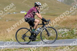 Foto #2728003 | 24-08-2022 11:43 | Passo Dello Stelvio - die Spitze BICYCLES