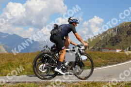 Photo #3912456 | 16-08-2023 12:00 | Passo Dello Stelvio - Peak BICYCLES