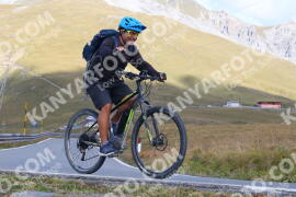 Photo #4135545 | 03-09-2023 10:02 | Passo Dello Stelvio - Peak BICYCLES