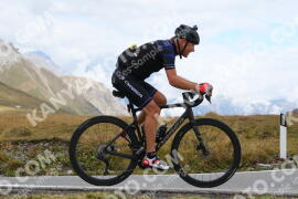 Photo #4296337 | 20-09-2023 12:41 | Passo Dello Stelvio - Peak BICYCLES