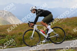 Photo #3921753 | 17-08-2023 13:11 | Passo Dello Stelvio - Peak BICYCLES