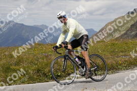 Photo #3683030 | 31-07-2023 14:11 | Passo Dello Stelvio - Peak BICYCLES