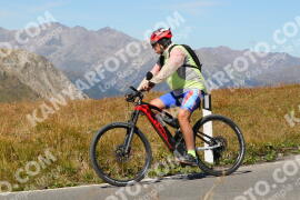Photo #2734297 | 24-08-2022 14:15 | Passo Dello Stelvio - Peak BICYCLES