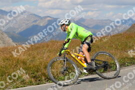 Photo #2671992 | 16-08-2022 13:57 | Passo Dello Stelvio - Peak BICYCLES