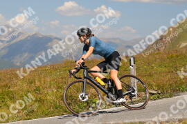 Photo #3983799 | 20-08-2023 12:42 | Passo Dello Stelvio - Peak BICYCLES