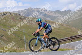 Photo #3894531 | 15-08-2023 11:08 | Passo Dello Stelvio - Peak BICYCLES