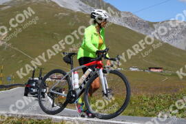 Foto #3809897 | 11-08-2023 12:00 | Passo Dello Stelvio - die Spitze BICYCLES