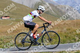 Photo #2727087 | 24-08-2022 11:17 | Passo Dello Stelvio - Peak BICYCLES