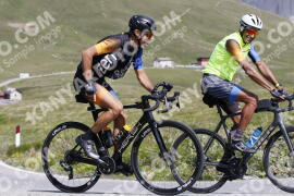 Foto #3364865 | 07-07-2023 11:05 | Passo Dello Stelvio - die Spitze BICYCLES
