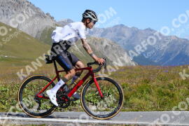 Foto #3807643 | 11-08-2023 10:55 | Passo Dello Stelvio - die Spitze BICYCLES