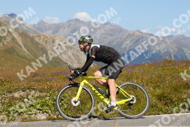 Foto #3811399 | 11-08-2023 12:30 | Passo Dello Stelvio - die Spitze BICYCLES
