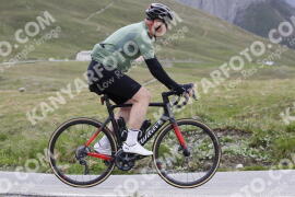 Photo #3198085 | 23-06-2023 11:02 | Passo Dello Stelvio - Peak BICYCLES
