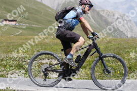 Photo #3530039 | 18-07-2023 12:50 | Passo Dello Stelvio - Peak BICYCLES