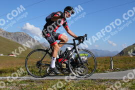 Photo #3910231 | 16-08-2023 10:11 | Passo Dello Stelvio - Peak BICYCLES